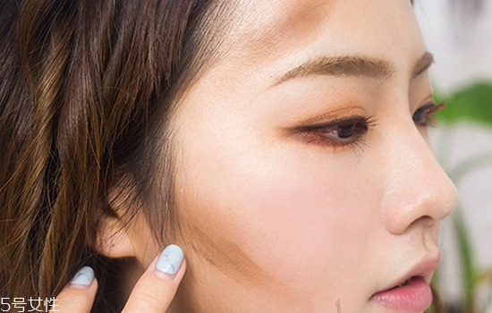 ��ɫ��ױ��ô���ÿ� ���ջ�Ѫױױ�ݽ̳�ͼ��